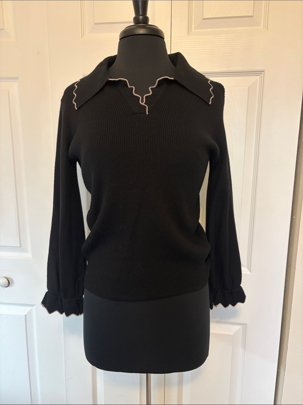 NWT OTT Black Ribbed Knit Polo Sweater Contrast Trim Scallop Cuffs Small.